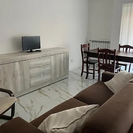 Domus4u فندق مبيت وإفطار